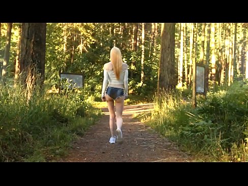 ❤️ Người phụ nữ xinh đẹp di chuyển chậm rãi, không phải video khỏa thân ❌  Fucking  tại chúng tôi  ☑